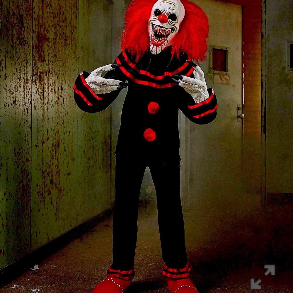 Crouchy the Clown